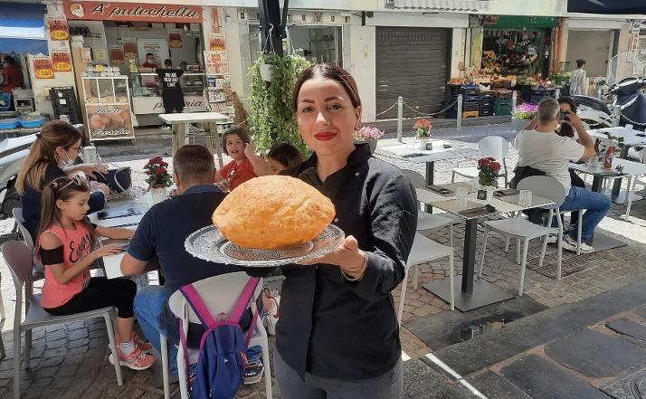 Isabella de Cham Pizza Fritta